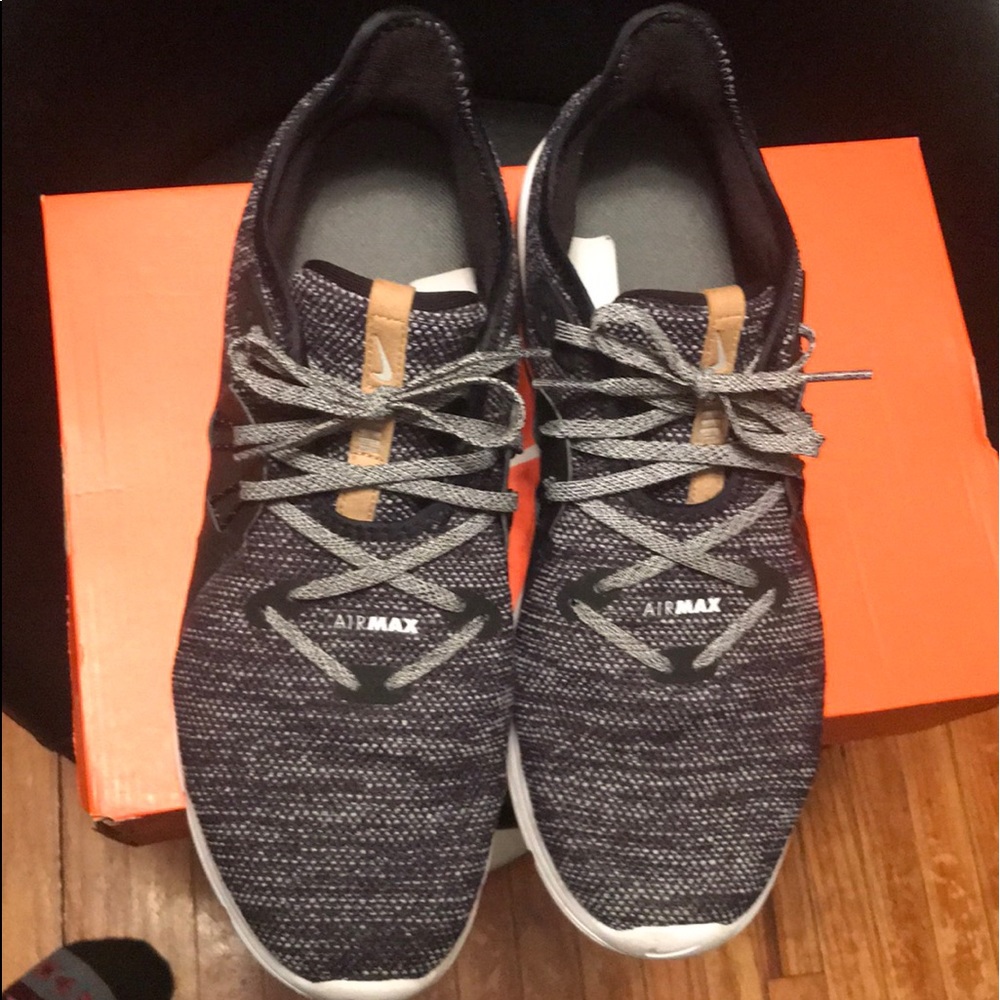 Black and grey Air Max 11.5